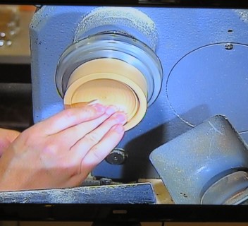 Finishing inside the lid